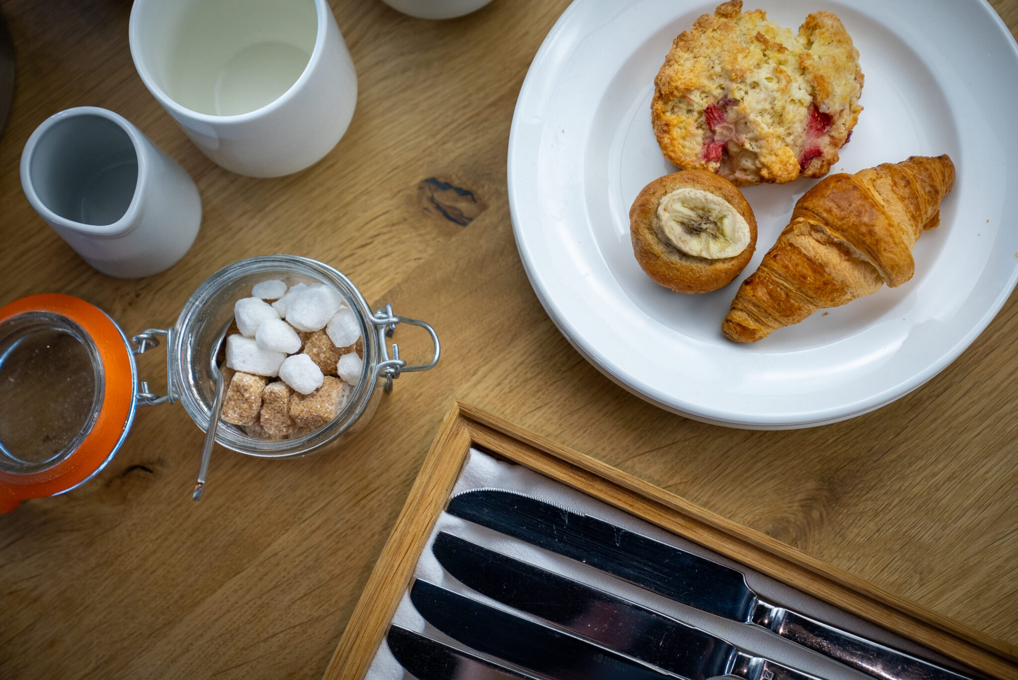 RT Farm Workspace Cafe & Happy Hour Round Table Studios